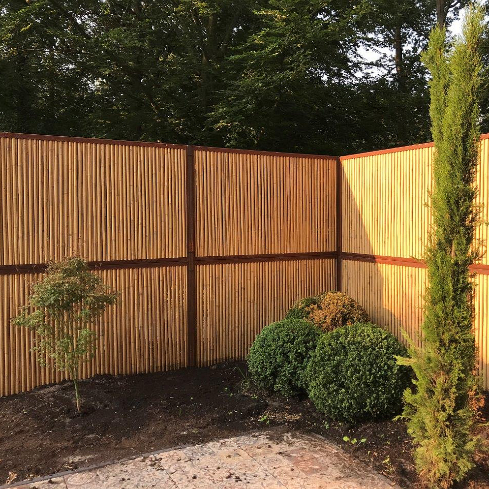 Bamboe Schutting Cortenstaal Hoek