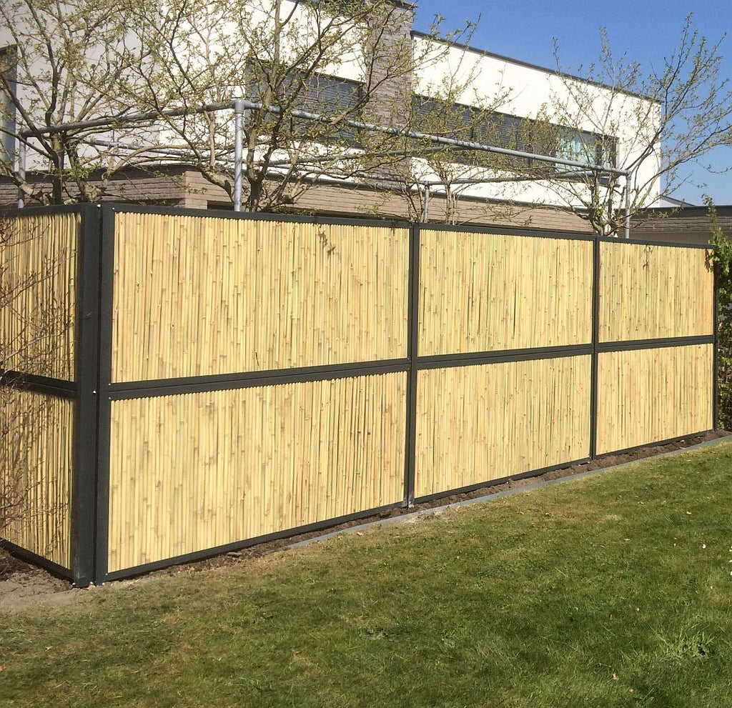 Bamboeschutting met zwart frame
